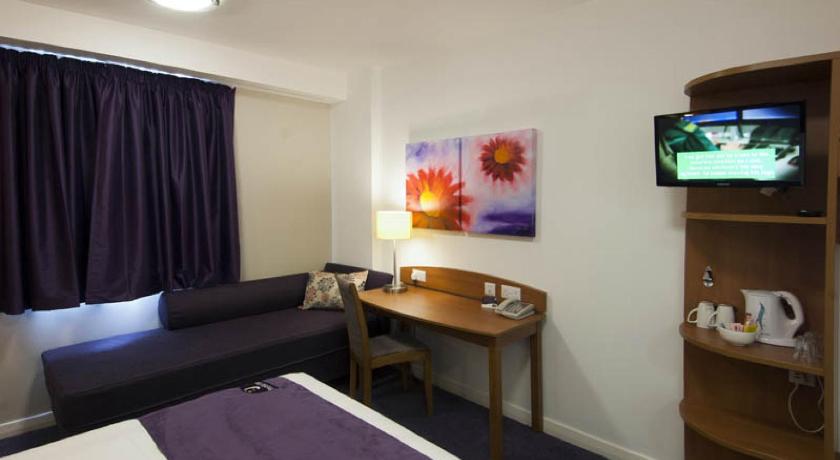 Premier Inn London Heathrow Airport - Bath Road