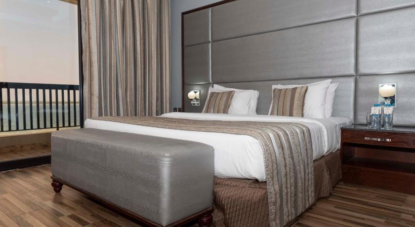 Image of Deluxe King Sea View Room 9
