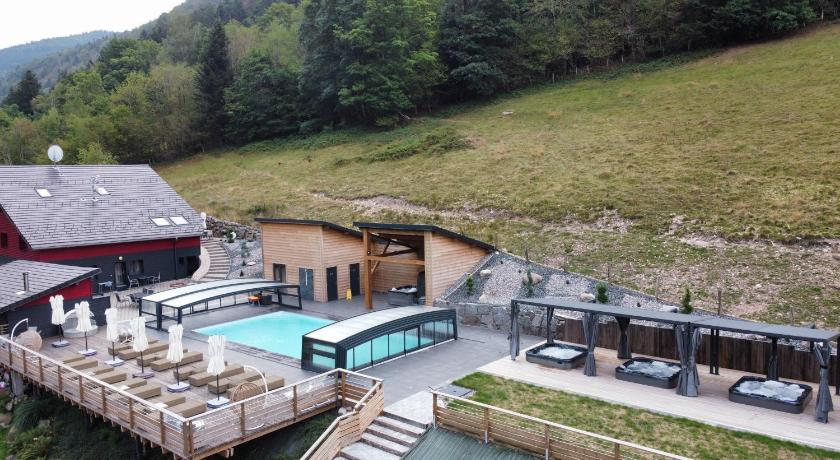 La Ferme de Rochesson, Jacuzzis & Piscine commune