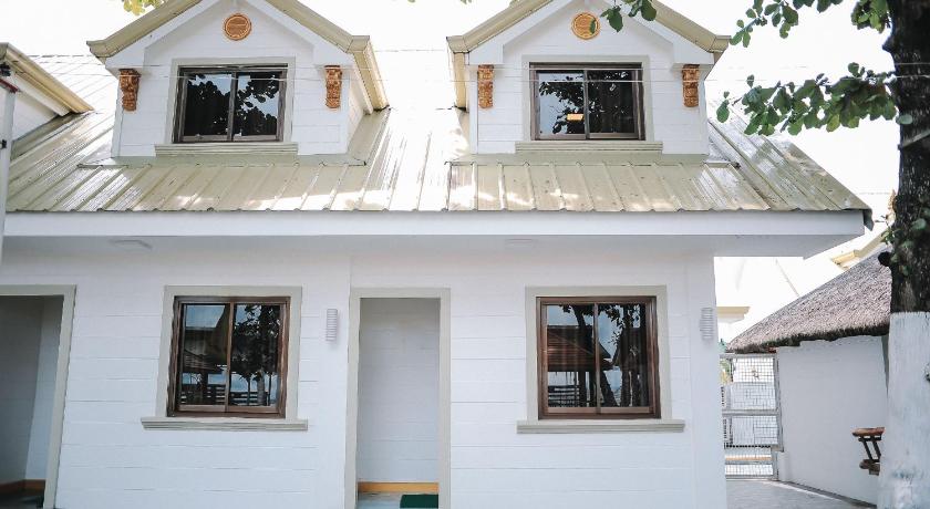 Image of Family Room with Sea View 1