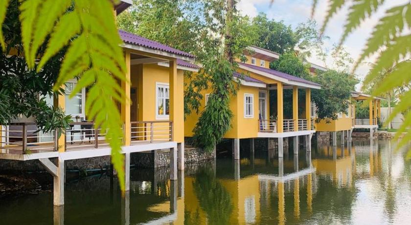 The Pond Residence photo