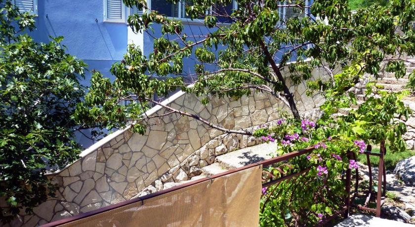 Apartments by the sea Zavode, Omis - 5252 photo