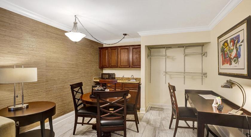 Image of Executive Suite King 11