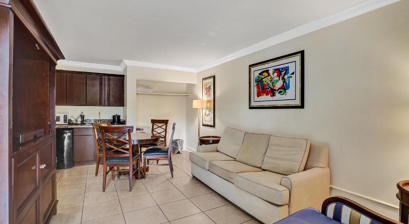 Image of Traditional Suite - 1 King Bed 11