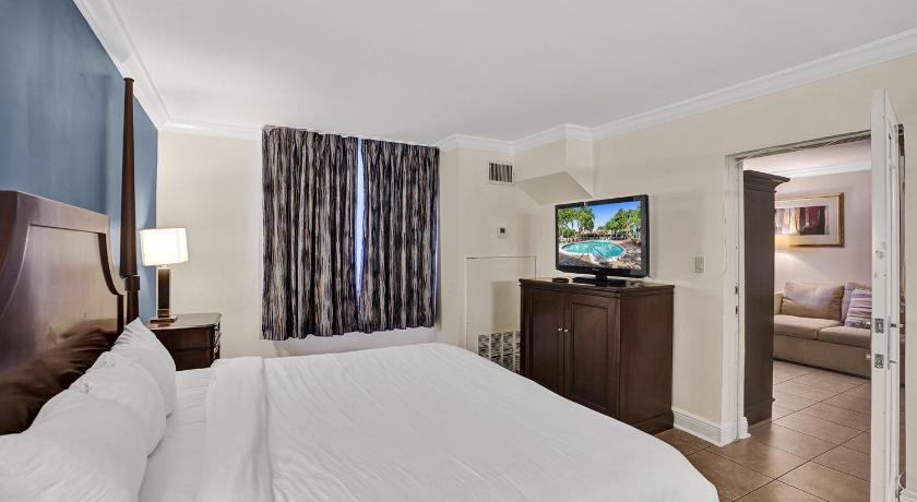 Image of Traditional Suite - 1 King Bed 17