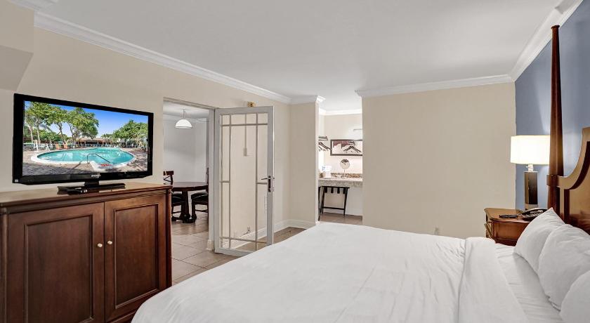 Image of Traditional Suite - 1 King Bed 0