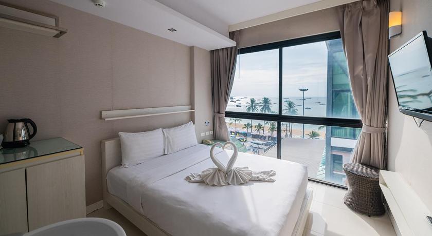 パタヤ Serenotel Pattaya 3つ星 ホテル スイート