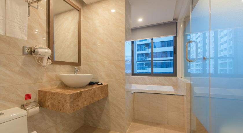 Image of Deluxe Triple Room 16