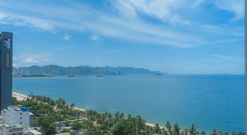 Image of Deluxe Sea View 14