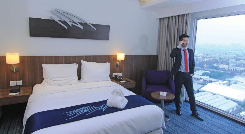 Image of 1 Queen Standard Accessible With Free Breakfast 5