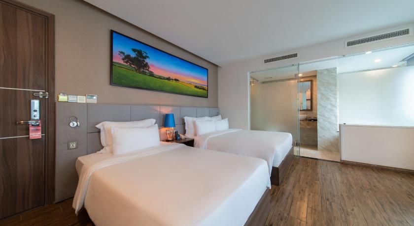 Image of Deluxe Triple Room 11