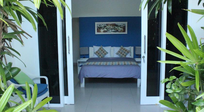 Image of Deluxe Double Pool Side 15