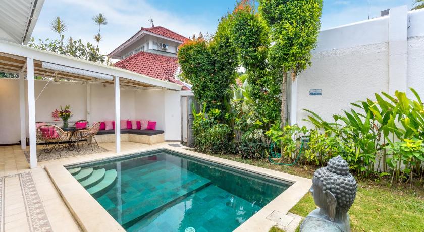 La Villa Oberoi (2 BR) — Hotel in Bali