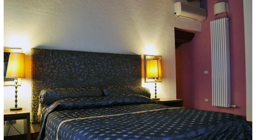 Image of Double or Twin Room 9
