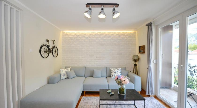 The Nest - Urban Family place — Hotel in Kotor