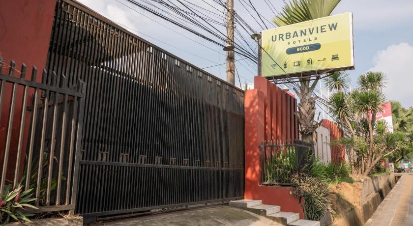Urbanview Hotel Good Palembang photo