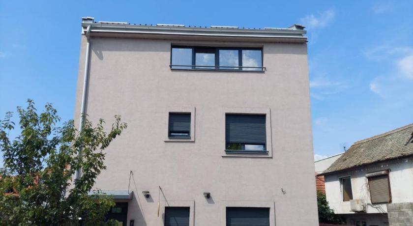 Nana / Sobe &amp; Apartmani — Hotel in Valjevo