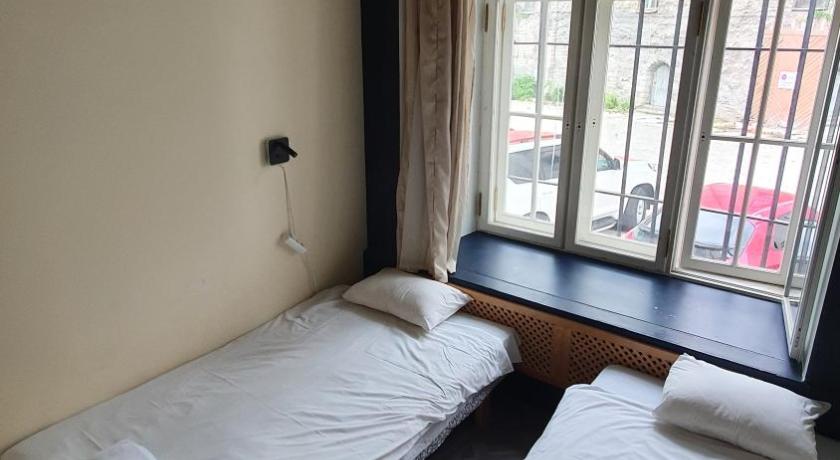 Image of Twin Room 4
