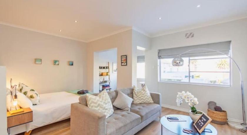 Trendy Mountain View Studio on Kloof Street photo