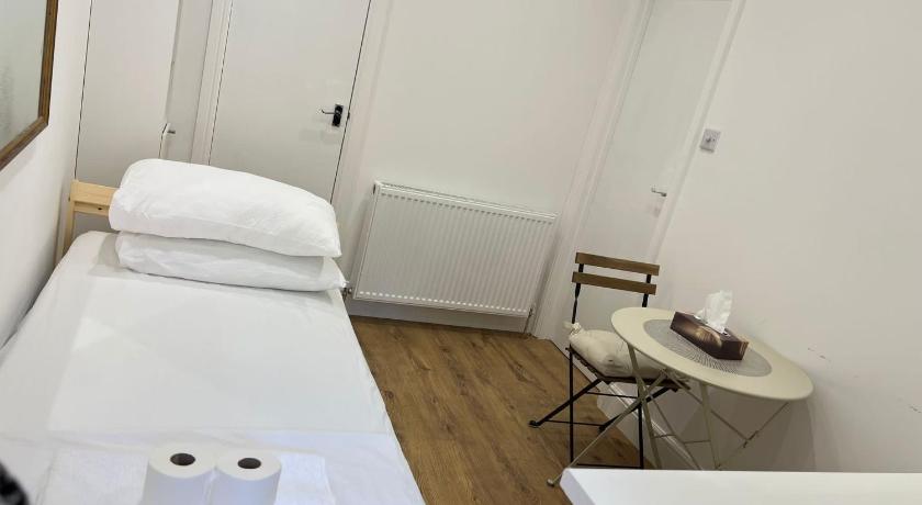 Lovely Rooms London photo
