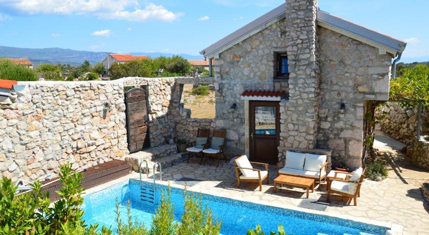 Three sisters — Hotel in Rudine