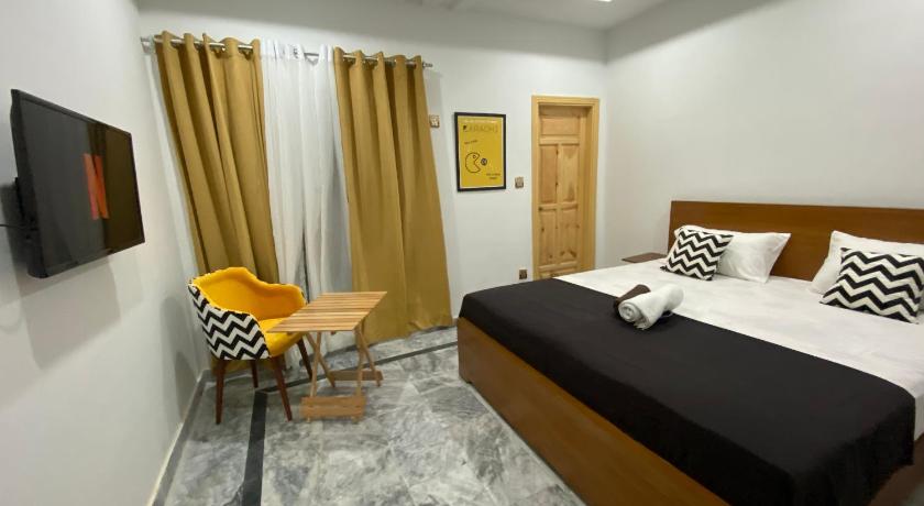 Dastak Hotels Near Airport & Bus Terminal photo