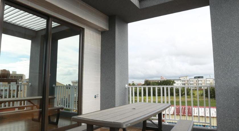 Lin House photo