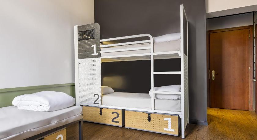 Image of Bed in 3-Bed Dormitory 6