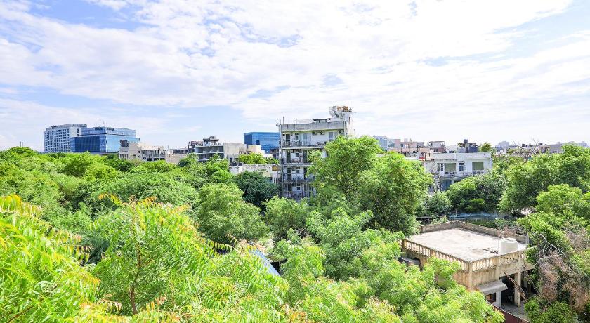 FabHotel Aravali Suites - DLF Phase 3 - image 30