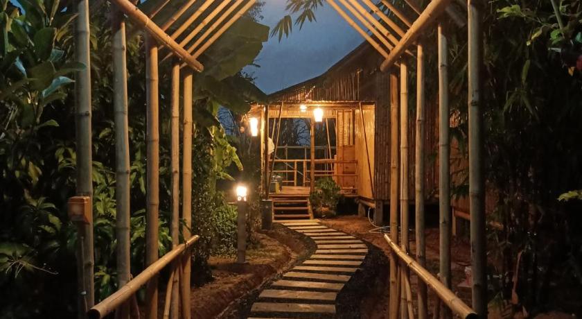 スリン สวนเกษตรรักษ์ไผ่ Bamboo Conservation Farm 3つ星 ホテル プール