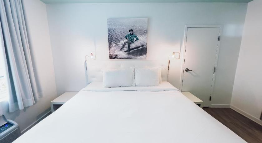 Image of One-Bedroom King Suite with Two Queen Beds 4