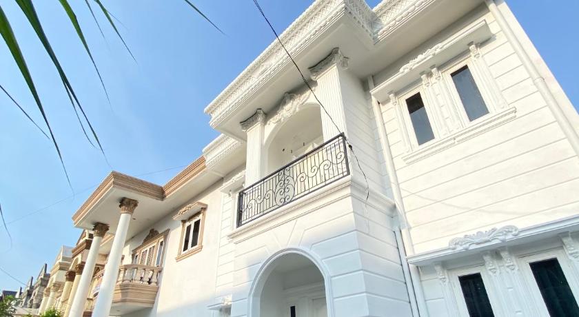 Hozby Family Suites Ring Road Medan — Hotel in Medan
