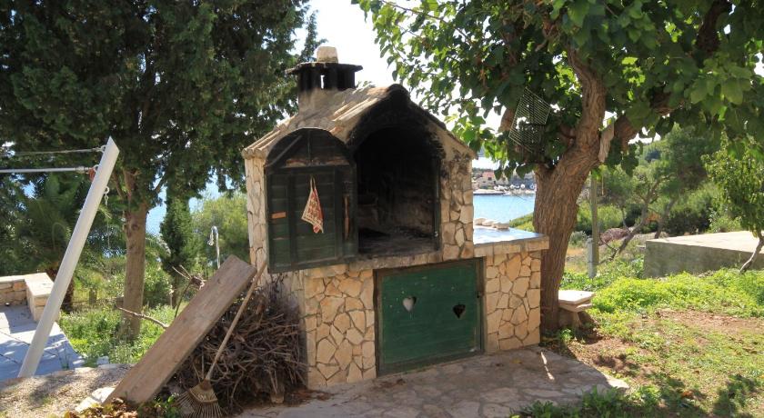 Apartments by the sea Brgujac, Vis - 8899 photo