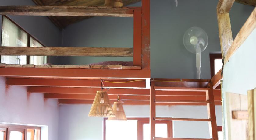 Image of Family Room with Garden View 10