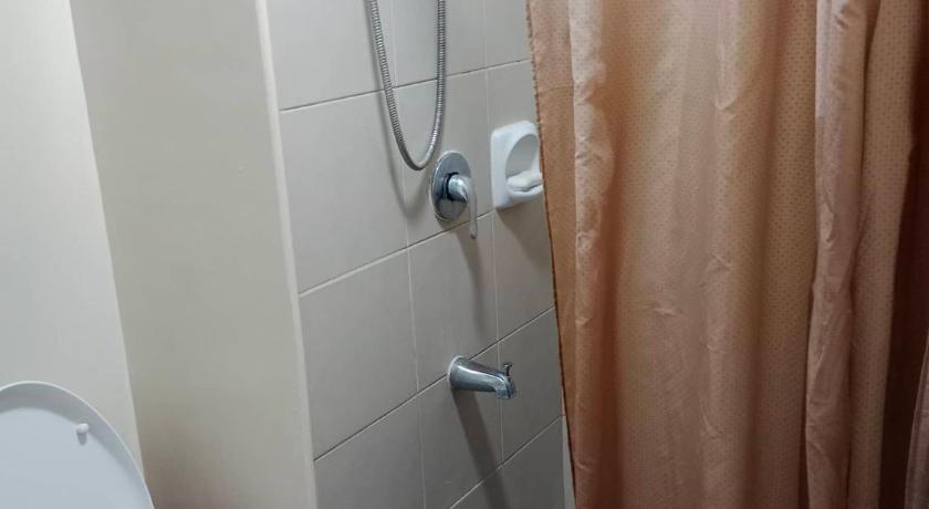 AVIDA ATRIA T2-C short walk mall,esplanade,wifi,netflix,kitchen,pool photo