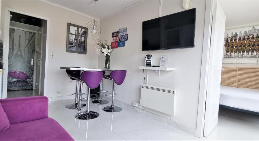 Immagine di Appartamento con Terrazza (Apartment with Terrace) 0