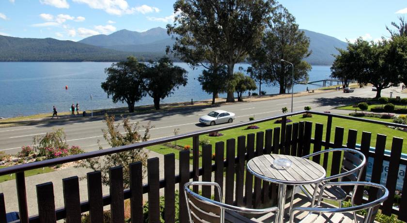 Image of King/Twin Lake View  (One Bedroom unit) 13