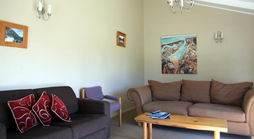 Image of King Villa (Two Bedroom Holiday Home) 5
