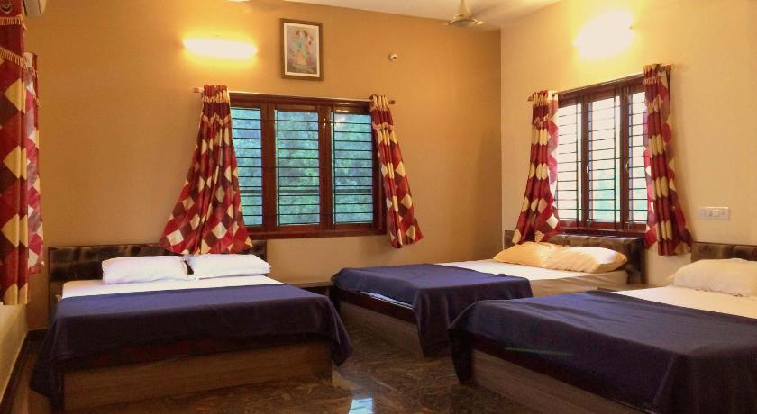 Hotel Sri Hayagriva photo