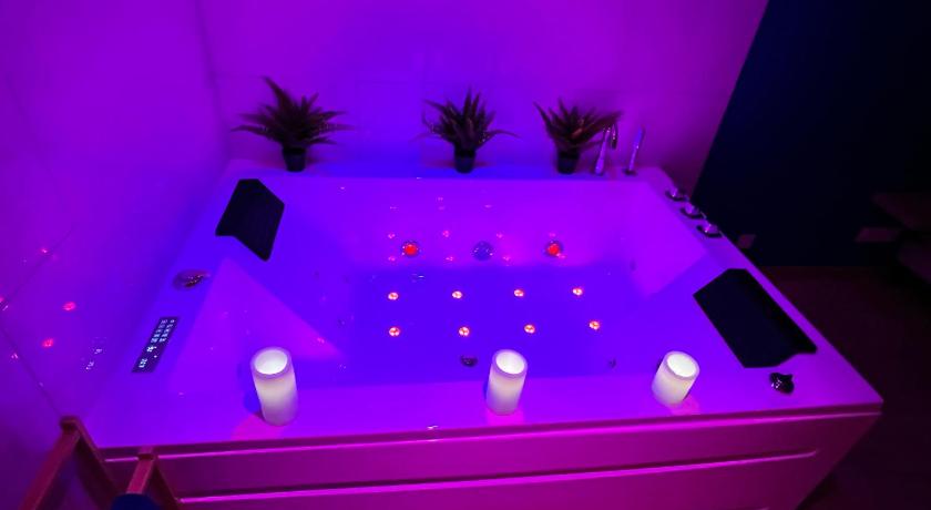 EDEN SUITE - Jacuzzi - Parking - Clim by Narbana - image 28