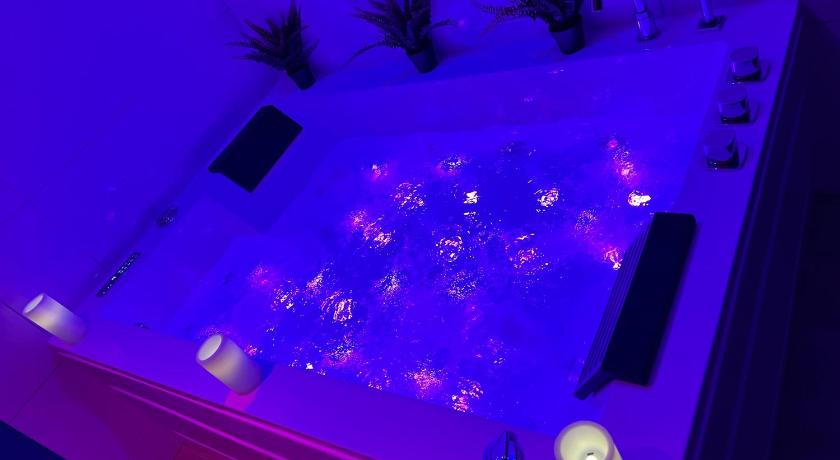 EDEN SUITE - Jacuzzi - Parking - Clim by Narbana - image 8