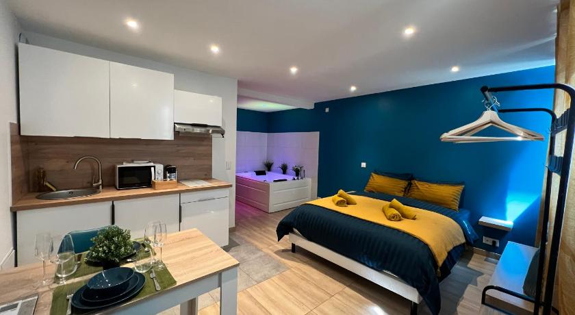 EDEN SUITE - Jacuzzi - Parking - Clim by Narbana - image 25