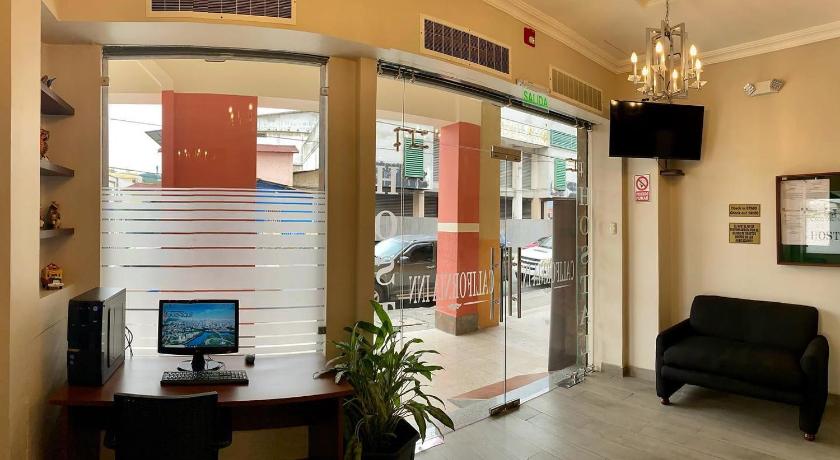 Hostal California Inn photo
