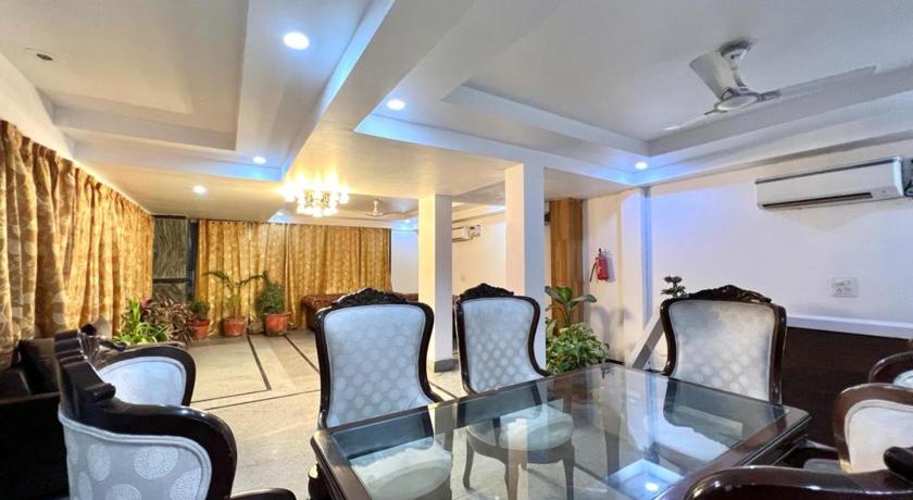 Very big hall for parties with bedroom photo