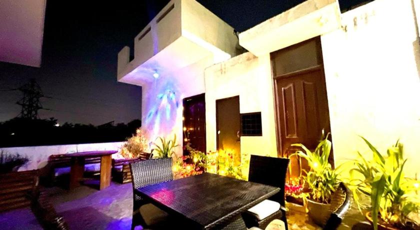 Spacious 3BHK on Terrace with jacuzzi best for parties photo