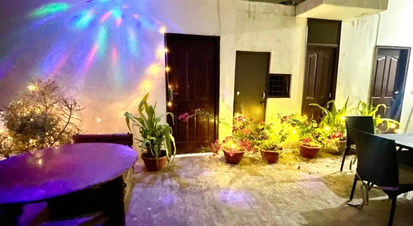 Spacious 3BHK on Terrace with jacuzzi best for parties photo