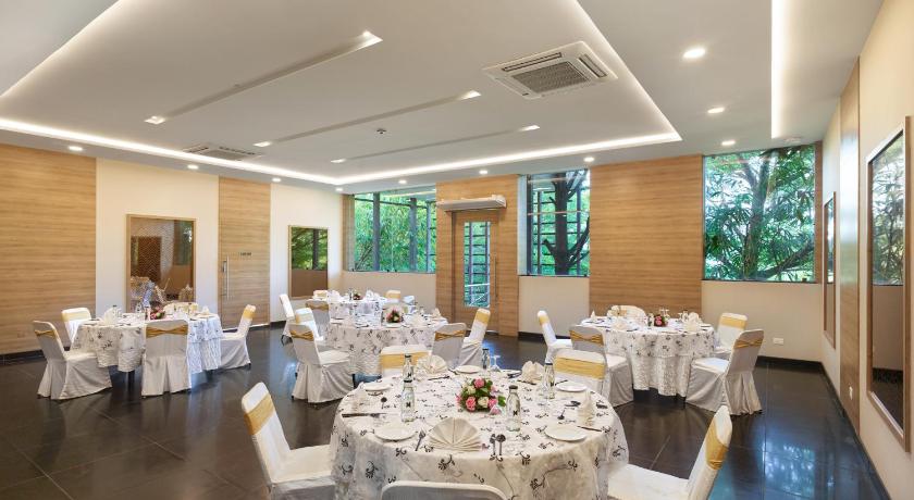 Hycinth Hotels - image 12