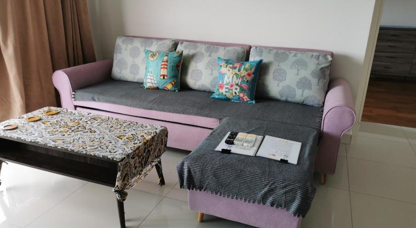 Image of Apartment with Balcony and Garden View 10
