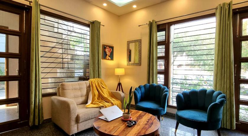 Home2 Stay by Six Lane — Hotel in Chandigarh