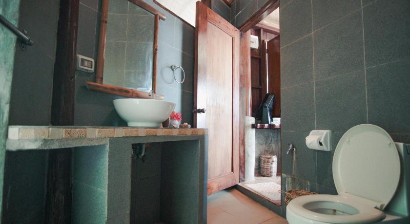 Image of Hilltop Chalet 6